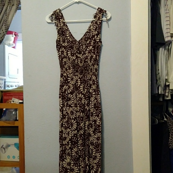 Dresses & Skirts - ⭐ BOGO Eggplant floral low cut maxi dress